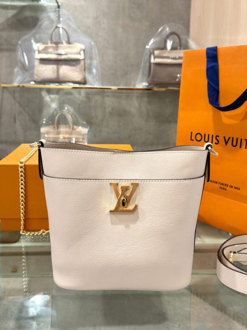 Túi Xách Louis Vuitton Lock and Walk Da Bê Màu Be Siêu Cấp