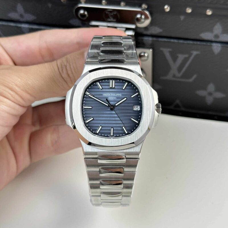 Đồng Hồ Patek Philippe Nautilus 5811 Mặt Xanh Dương Replica Nhà Máy 3K 41mm