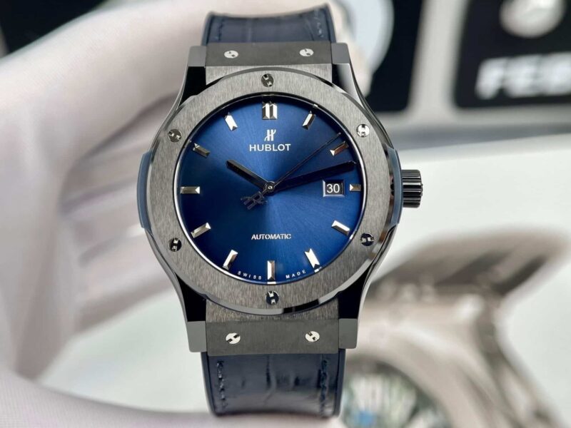 Đồng Hồ Hublot Classic Fusion Black Ceramic Vỏ Gốm Mặt Xanh Dương Máy SW300 Rep 1:1 JJZ 42mm