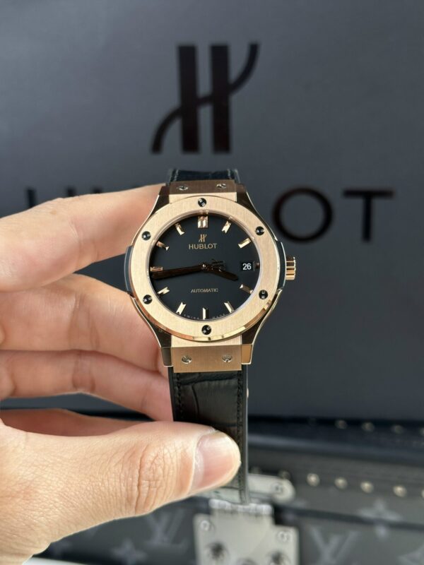 Đồng Hồ Hublot Classic Fusion King Gold Mặt Số Đen Rep 1:1 Cao Nhất JJF 38mm