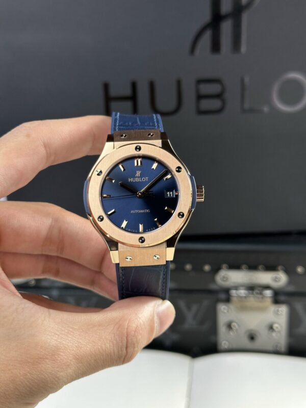 Đồng Hồ Hublot Classic Fusion King Gold Mặt Số Xanh Blue Rep 11 Cao Nhất JJF 38mm