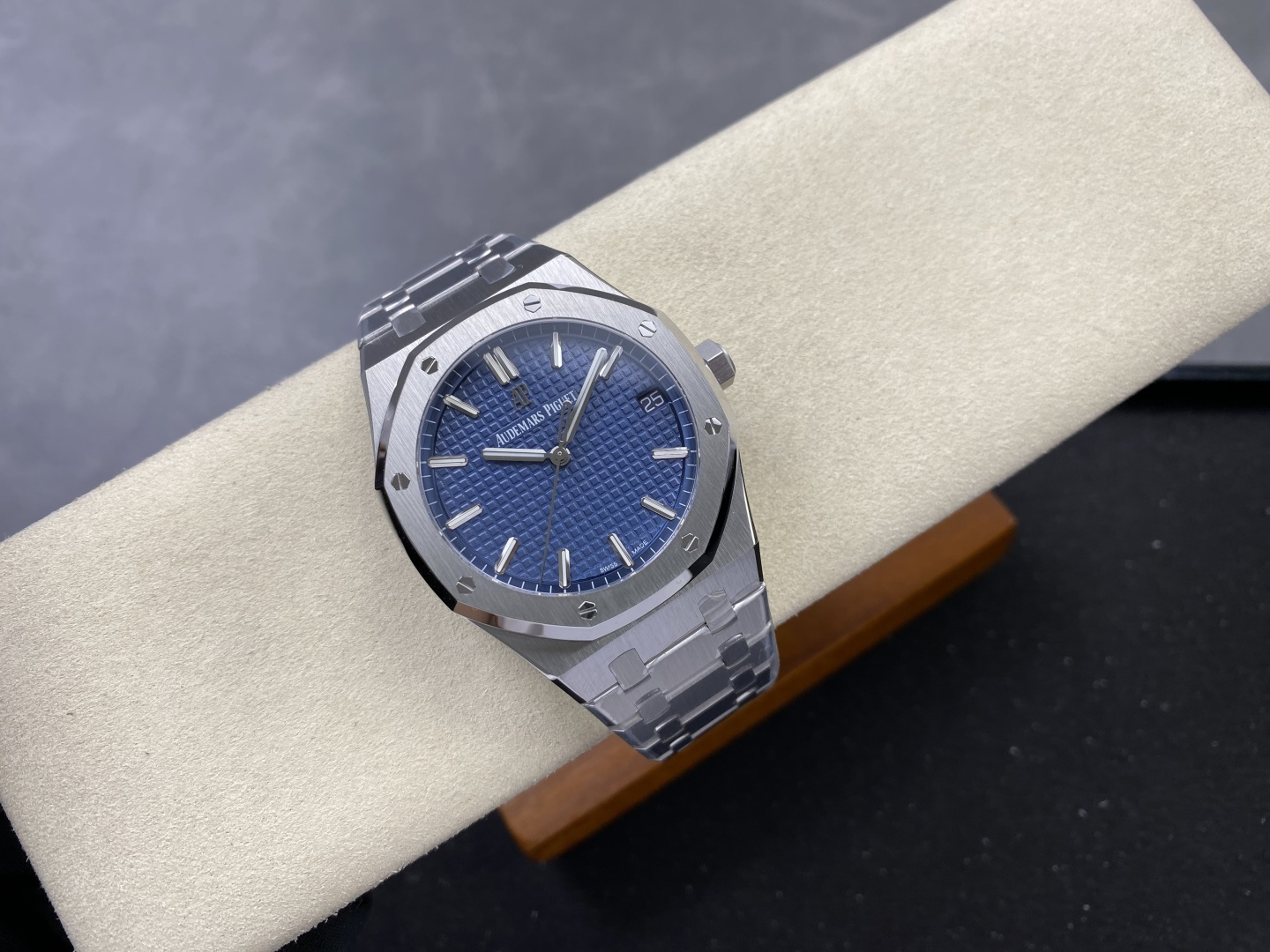 Audemars Piguet Royal Oak 15500ST Blue Dial Super Clone ZF 41mm (Free Sprung)