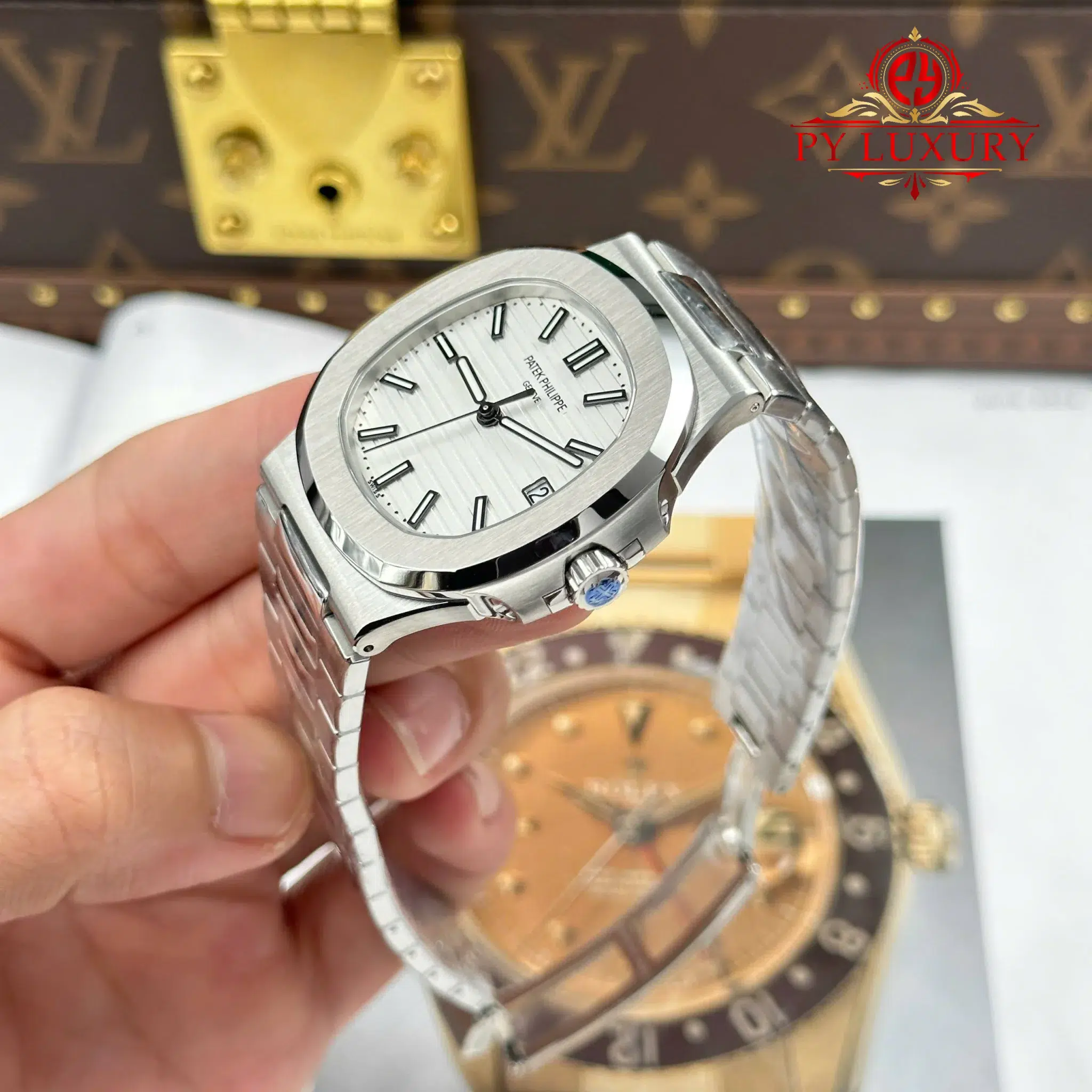 Patek Philippe Nautilus 5711/1A-011 White Dial Super Clone 40mm