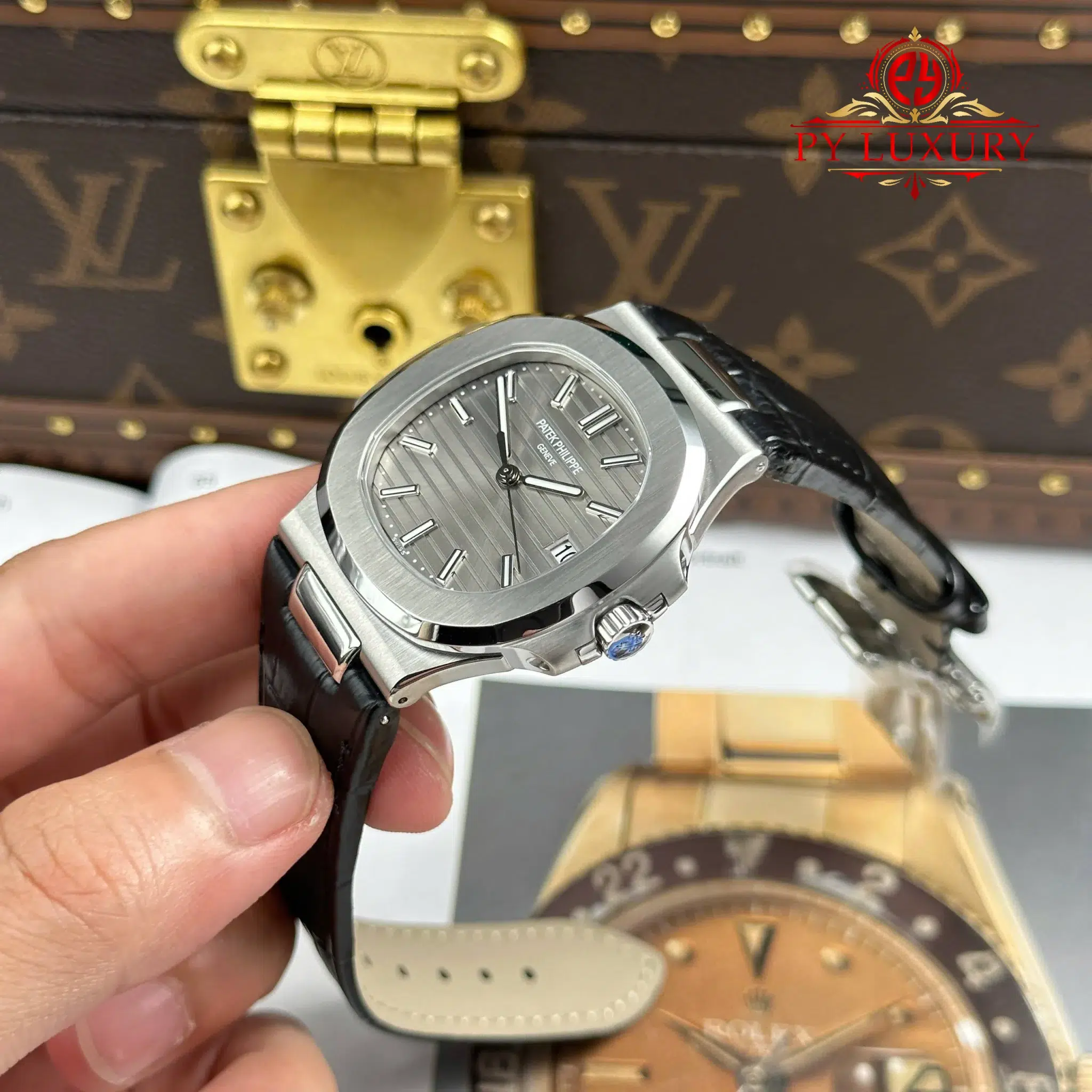 Patek Philippe Nautilus 5711G-001 Grey Dial Leather Strap 1-1 Best Replica BBF - 2