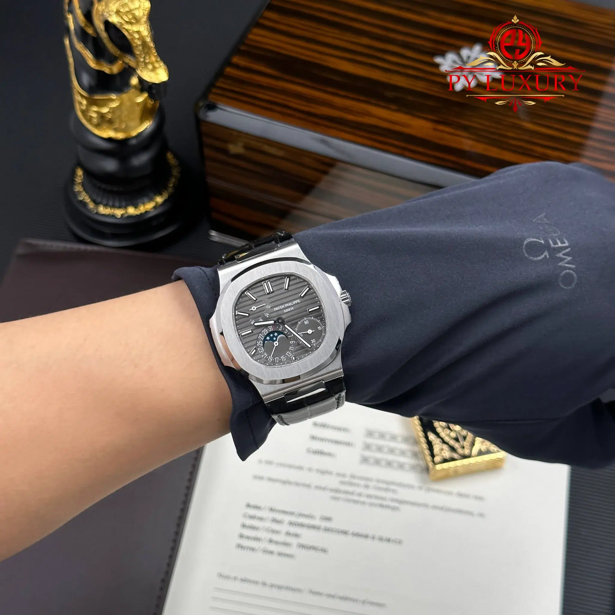 Patek Philippe Nautilus 5712G-001 Grey Dial Leather Strap Best Quality Replica - 5