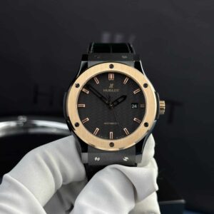 Đồng Hồ Hublot Classic Fusion Ceramic King Gold Mặt Carbon Máy SW300 Rep 1:1 JJZ 42mm