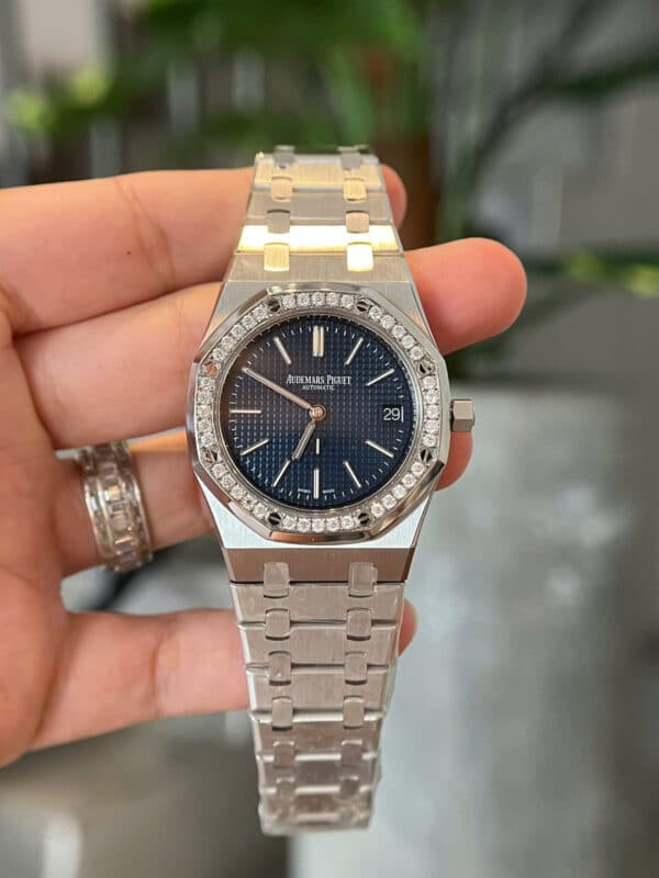 Đồng Hồ Audemars Piguet Royal Oak Jumbo 16202ST Mặt Xanh Blue Độ Viền Moissanite Rep 1:1 ZF 39mm