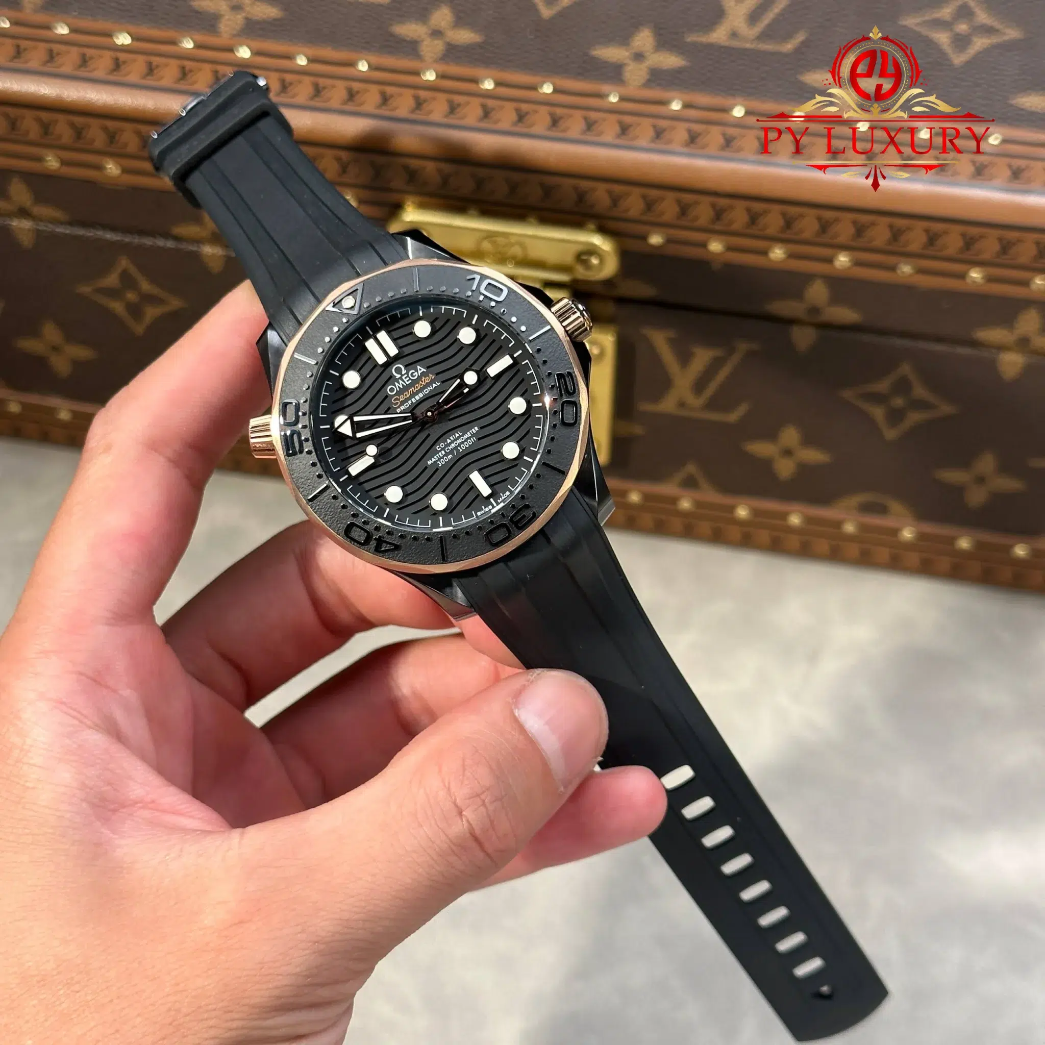 Omega Seamaster Diver 300M Black Ceramic and Sedna Gold Rubber Strap Best Replica VSF - 2 Omega Seamaster Diver 300M Black Ceramic and Sedna Gold Rubber Strap Best Replica 43.5mm