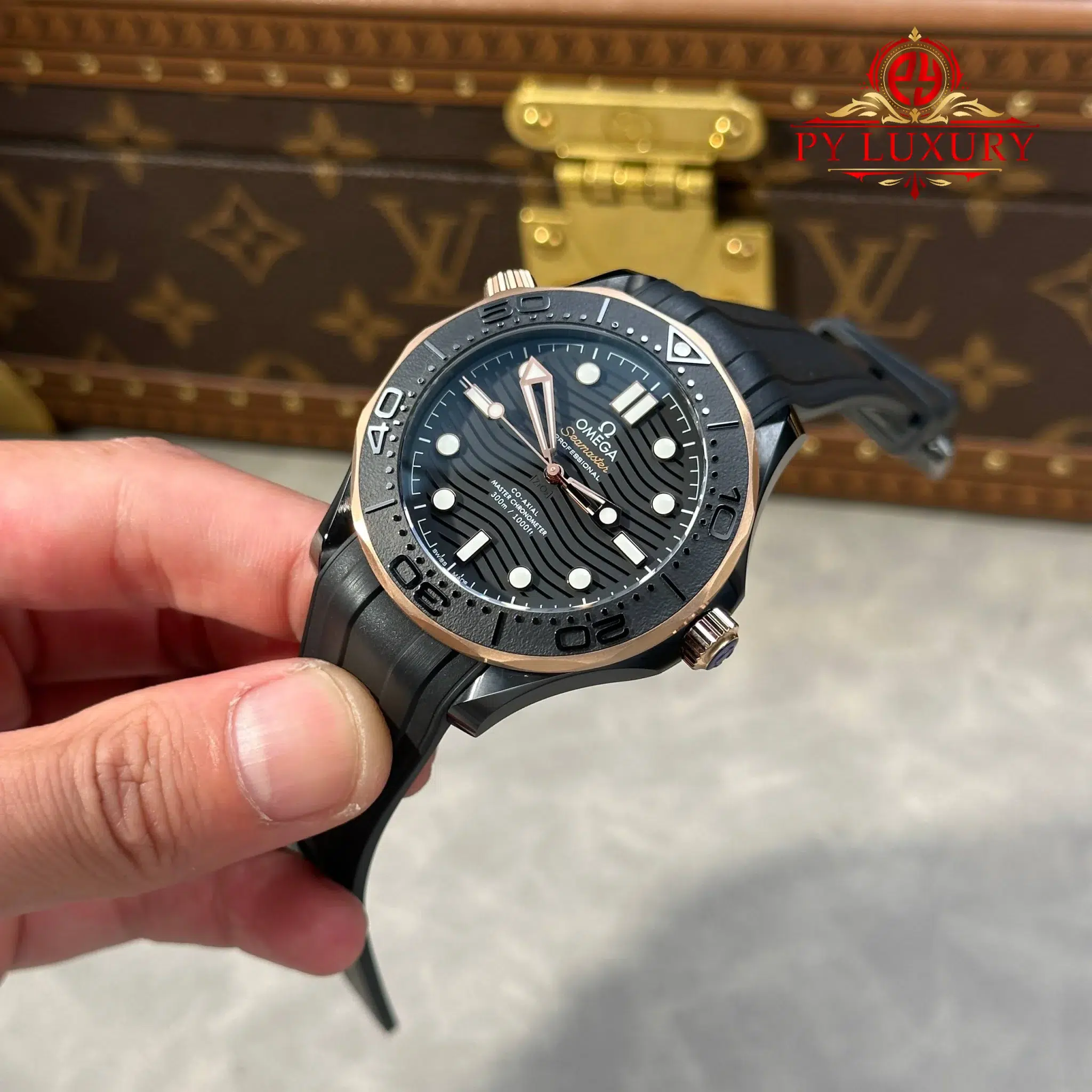 Omega Seamaster Diver 300M Black Ceramic and Sedna Gold Rubber Strap Best Replica VSF - 3