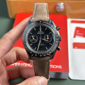 Đồng Hồ Omega Speedmaster Dark Side of The Moon Vỏ Gốm Đen & Nâu Dây Da Replica 44mm