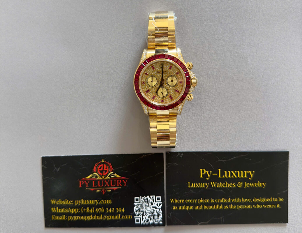 Stunning solid gold replica watch with Natural Diamonds