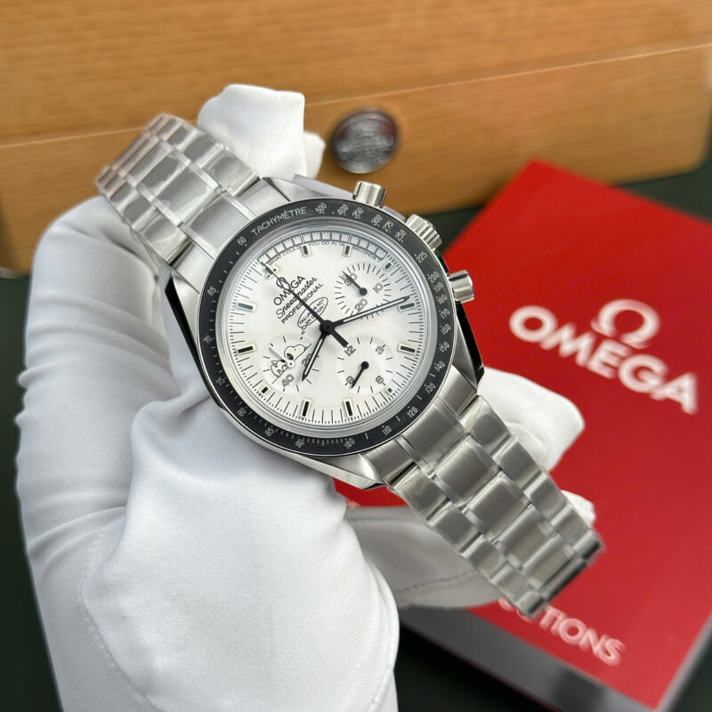 Omega Speedmaster Professional Apollo 13 Silver Snoopy Chronograph Replica 42mm