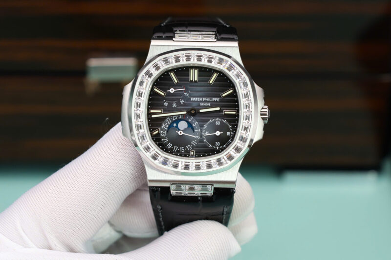 Đồng Hồ Patek Philippe Nautilus 5724G-001 Mặt Xanh Full Chức Năng PPF 40mm