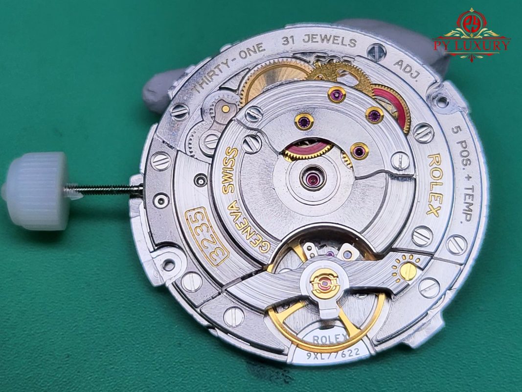 VR3235 movement used in many Subs and Datejust from factories