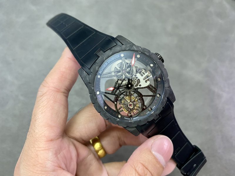 Roger Dubuis Excalibur Monotourbillon DBEX0577 Black Carbon Fiber 1:1 Best Replica