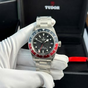 Đồng Hồ Tudor Black Bay GMT 79830RB-0001 Mặt Số Đen Replica