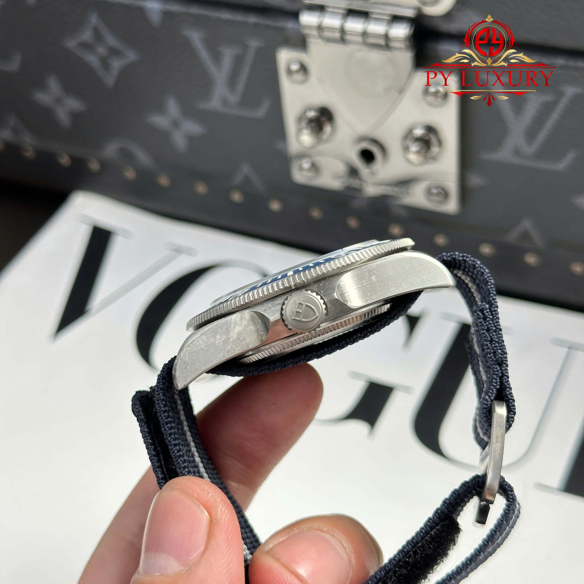 Tudor Pelagos FXD Titanium M25707b Blue Dial - 10