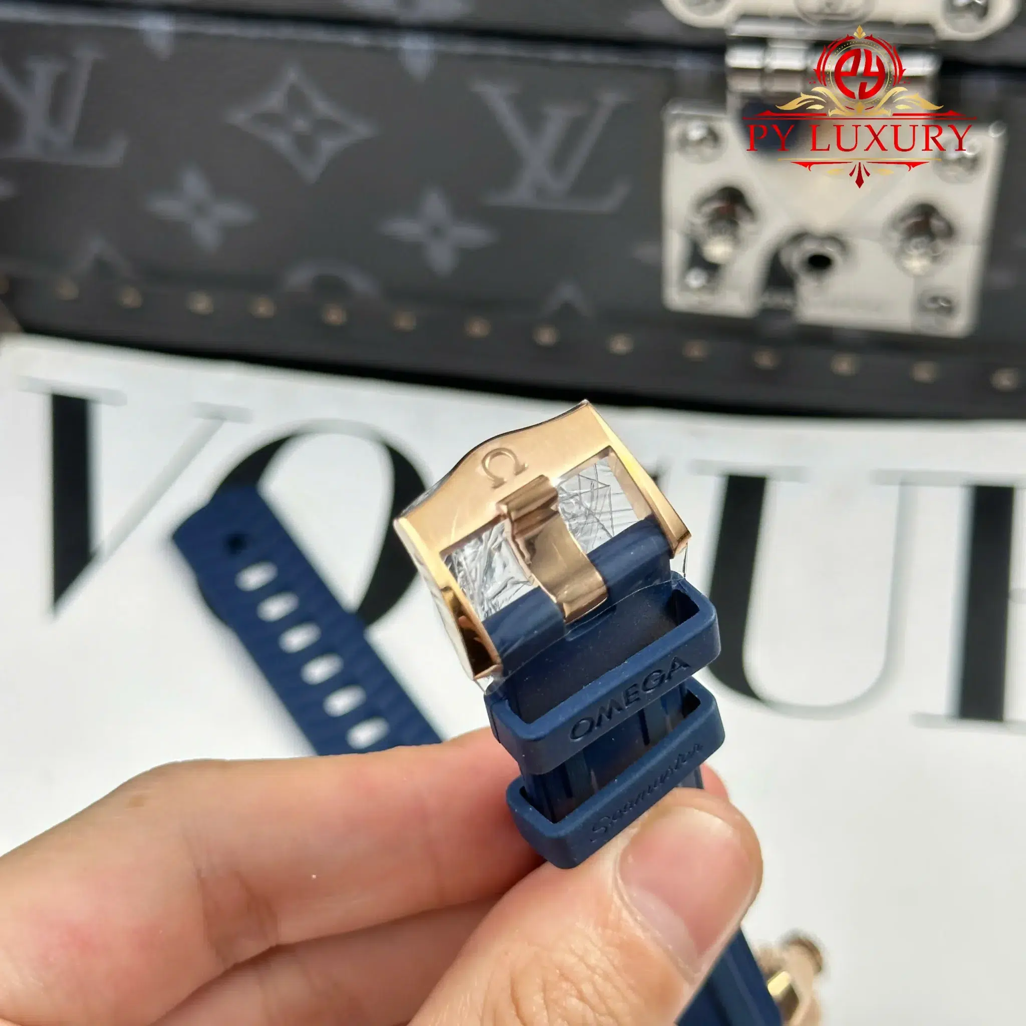 Omega Seamaster Diver 300M Blue Dial Sedna Gold Rubber Strap - 4