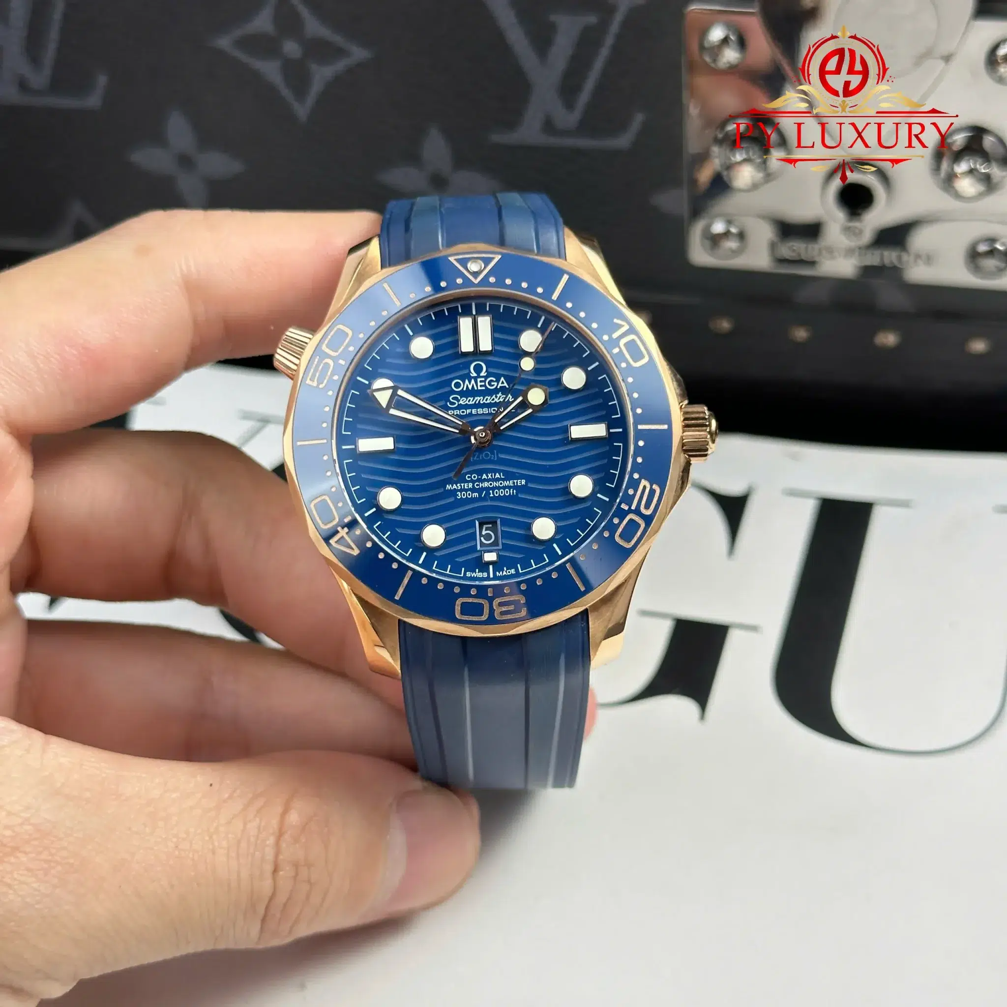 Omega Seamaster Diver 300M Blue Dial Sedna Gold Rubber Strap - 5 Omega Seamaster Diver 300M Blue Dial Sedna Gold Rubber Strap 1:1 Best Replica