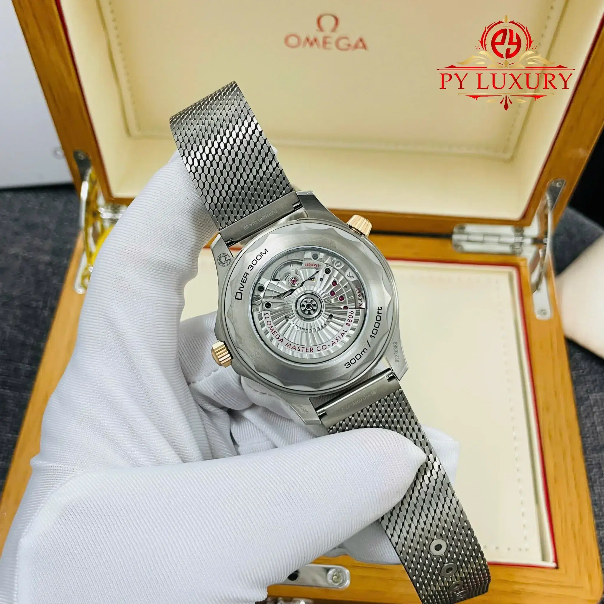 Omega Seamaster Diver 300M Bronze Gold on Titanium Sandblasted Green Dial - 8