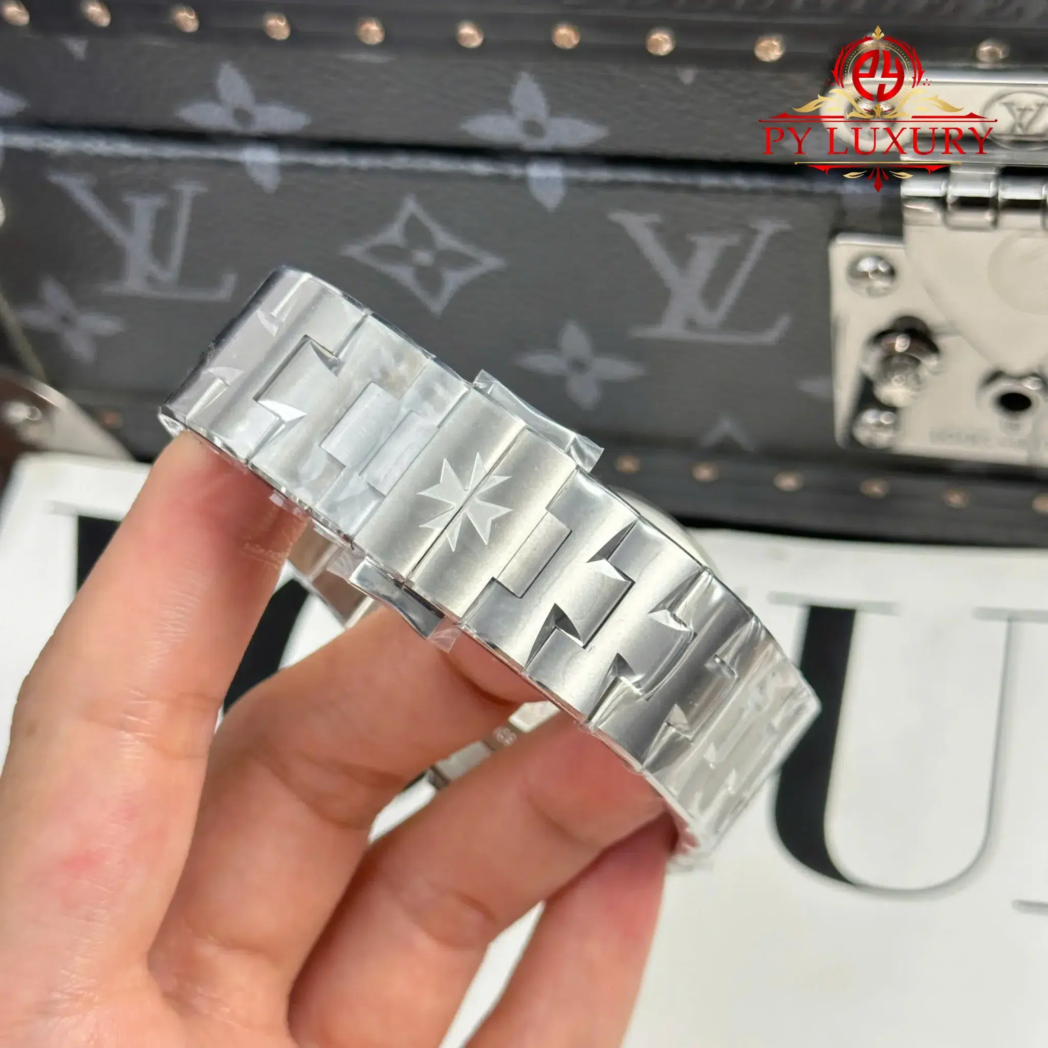 Vacheron Constantin Overseas Dual Time 47450 Silver Dial - 8