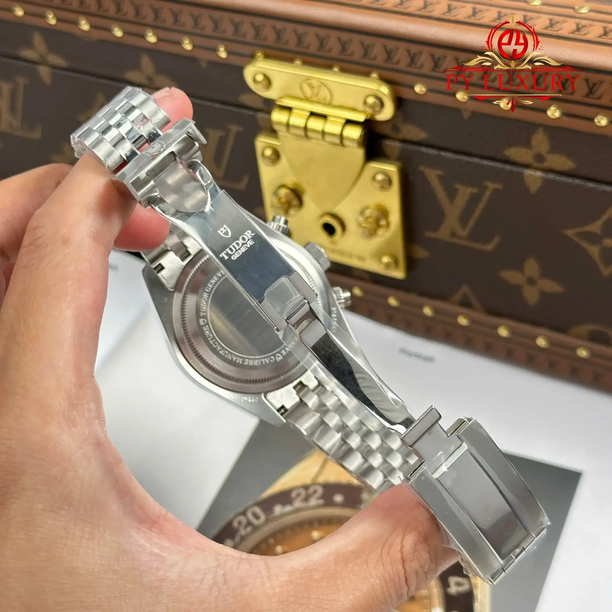 Tudor Black Bay Chrono 79360N White Dial Jubilee Bracelet - 1