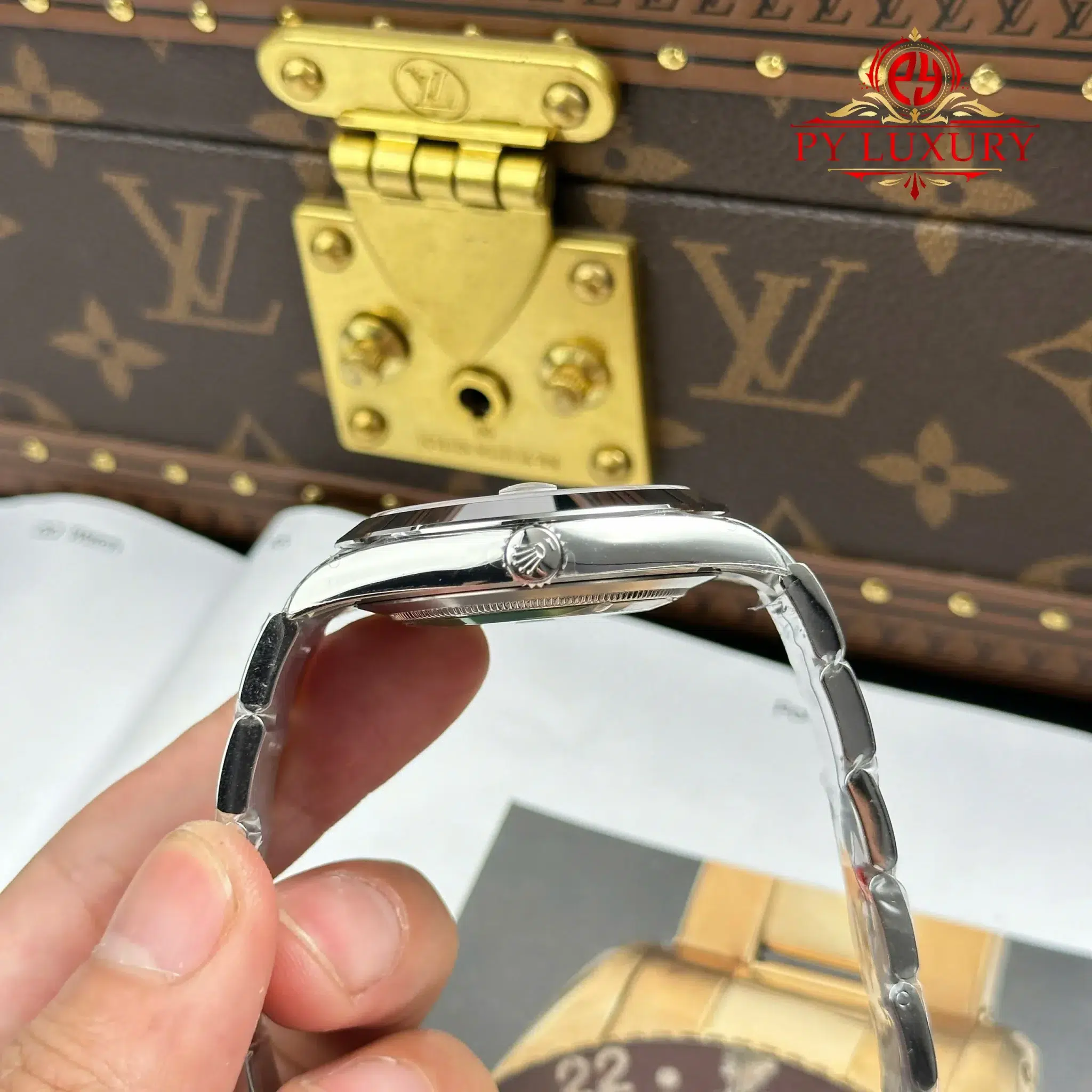 Rolex Datejust 126300 White Luminous Dial Smooth Bezel Oyster Bracelet - 4