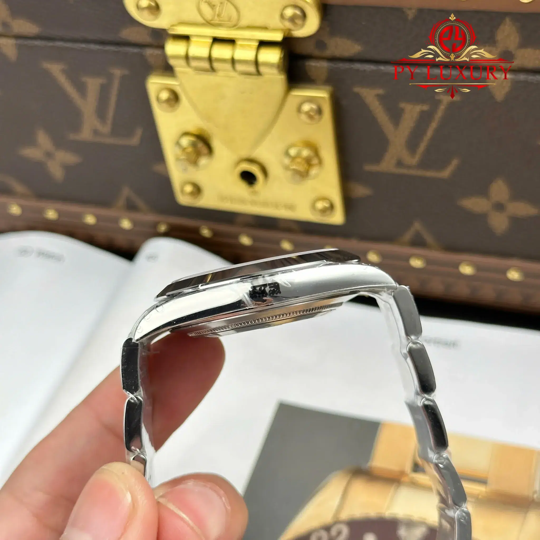 Rolex Datejust 126300 White Luminous Dial Smooth Bezel Oyster Bracelet - 6