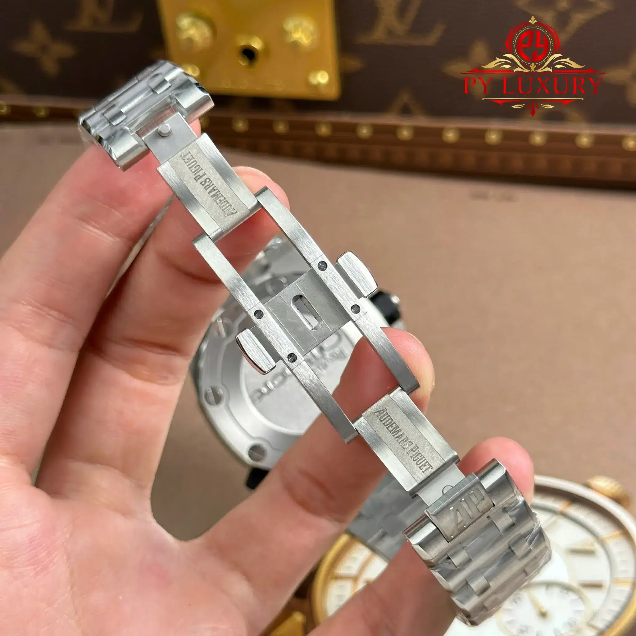 Audemars Piguet Royal Oak Offshore Diver 15710ST Steel Bracelet Black Dial - 6