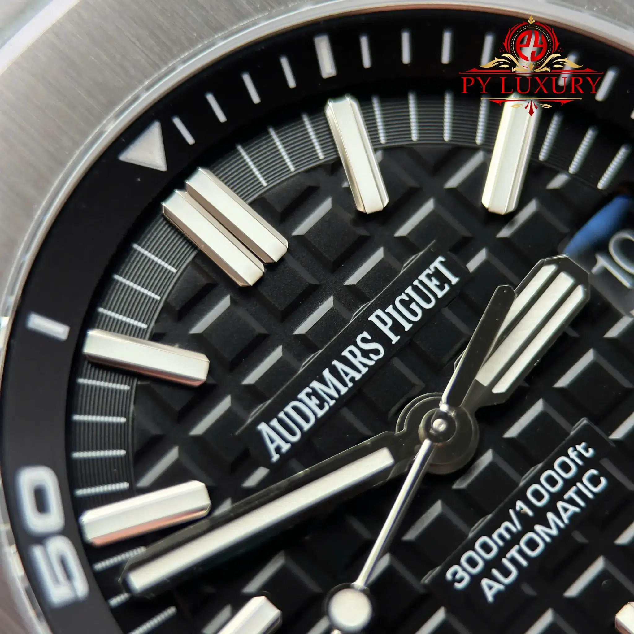 Audemars Piguet Royal Oak Offshore Diver 15710ST Steel Bracelet Black Dial - 7