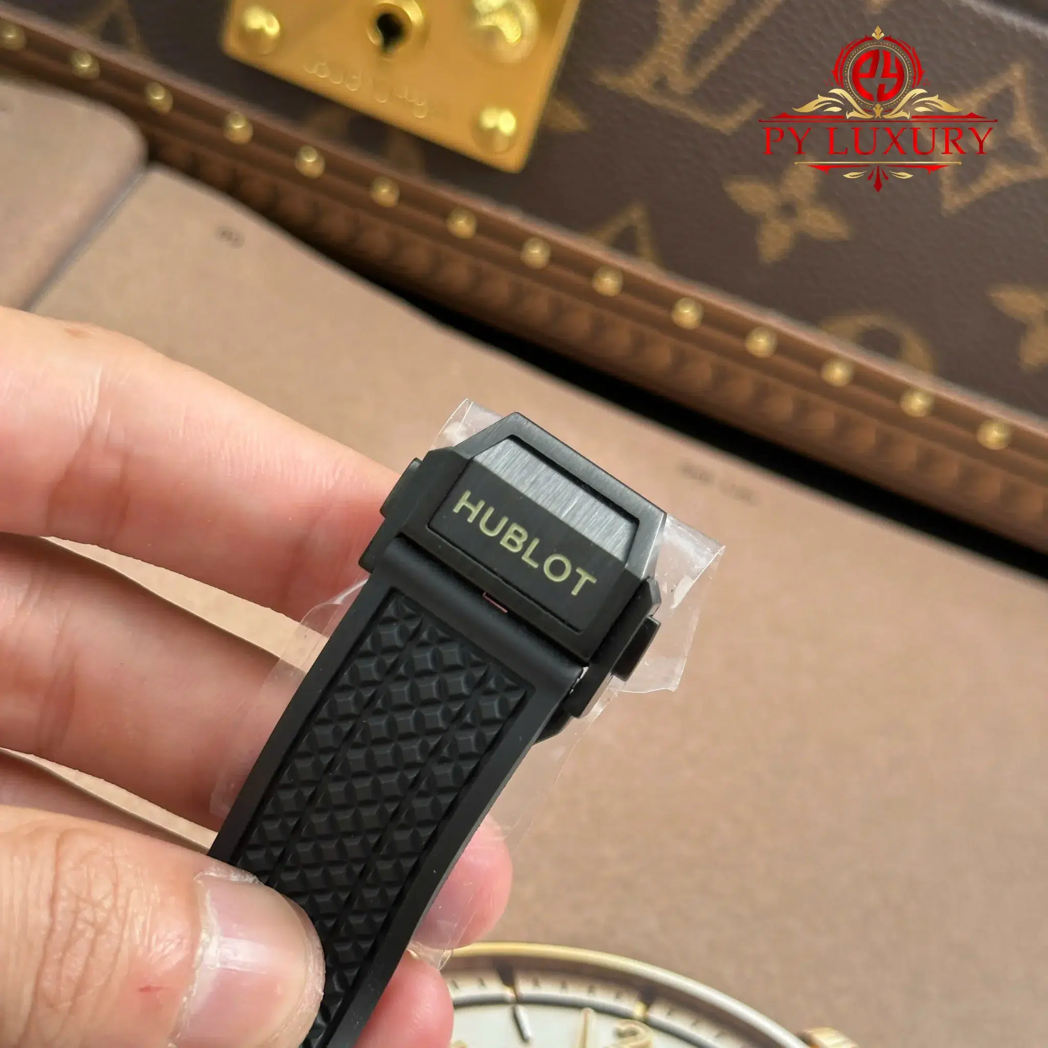 Hublot Big Bang 20th Anniversary Full Magic Gold - 3