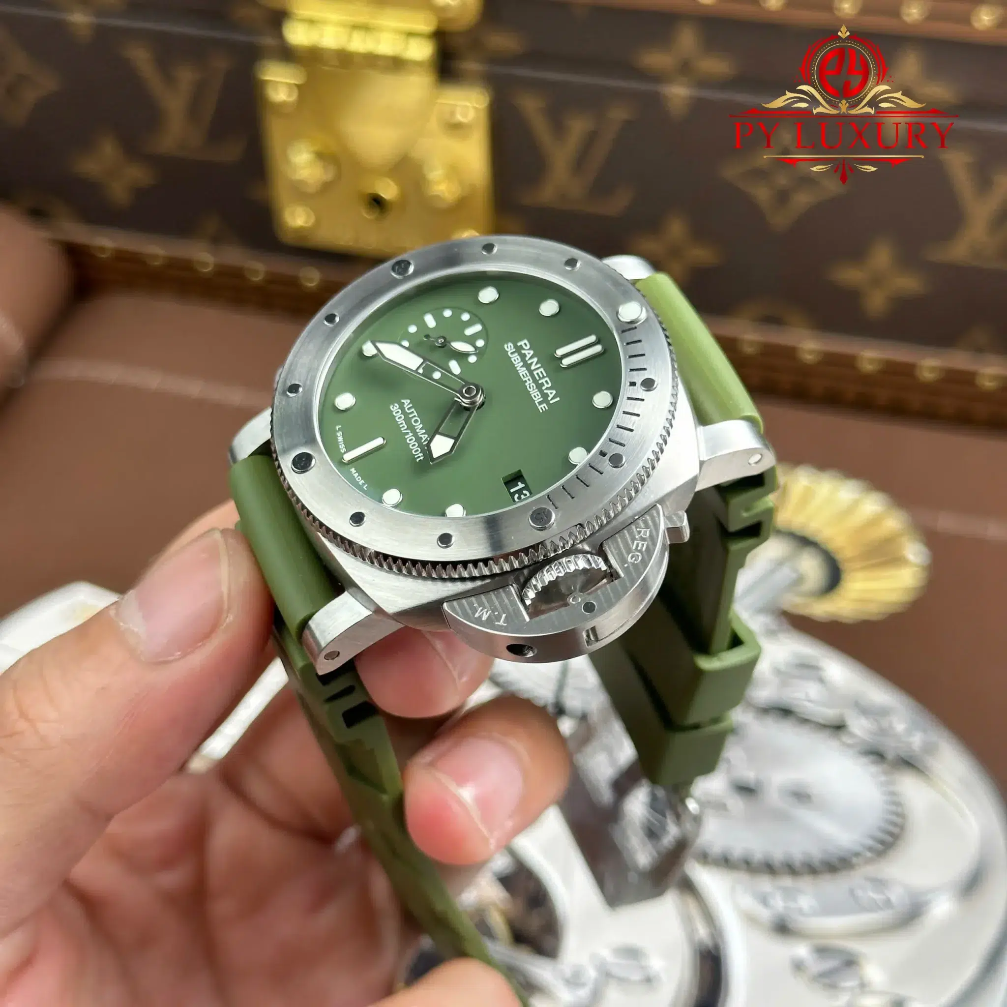 Panerai Luminor Submersible PAM1055 Verde Militare Limited - 1