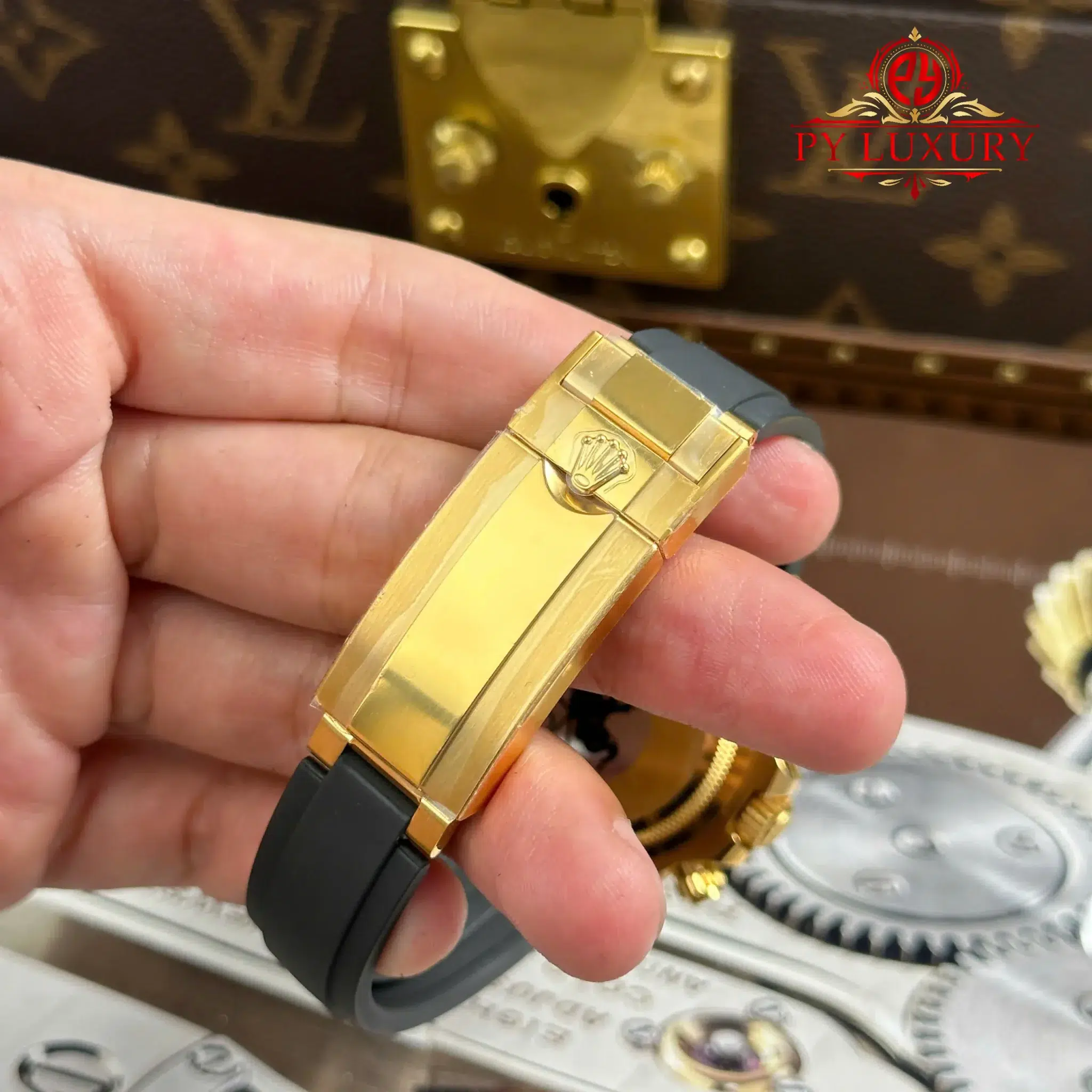 Rolex Daytona 126518LN-0008 Yellow Gold Black Dial Oysterflex Bracelet - 2