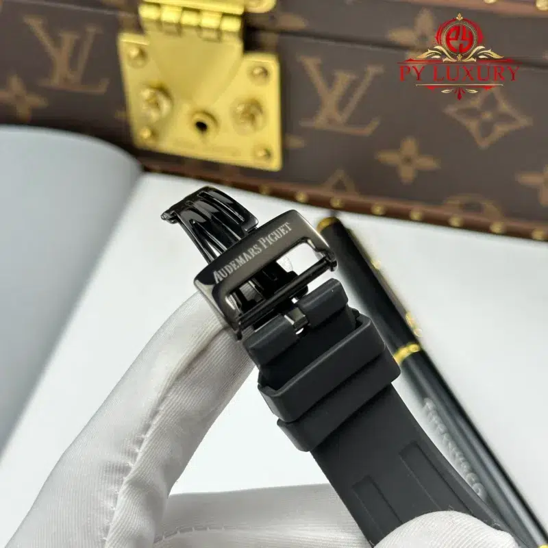 Audemars Piguet DiW Royal Oak 15500 Voidline Spyder Black Carbon 1