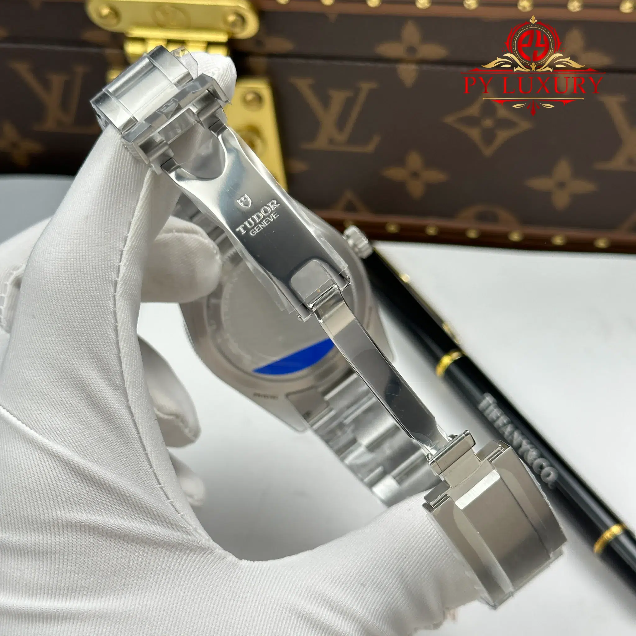 Tudor Black Bay 68 M7943A1A0NU-0002 Silver Dial Best Replica - 11