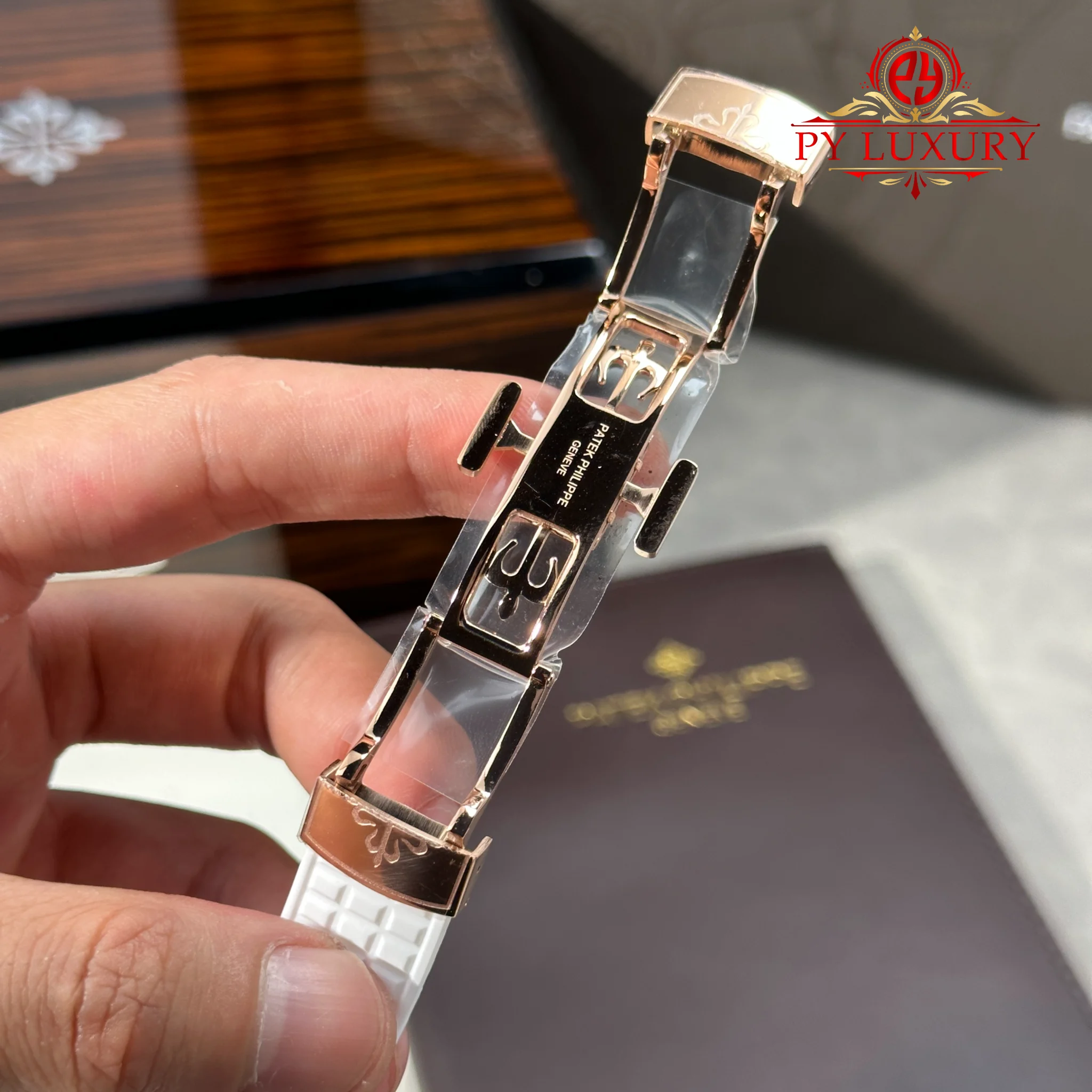 Patek Philippe Aquanaut Luce 5268 200R-001 Rose Gold White Dial Diamond Bezel - 11