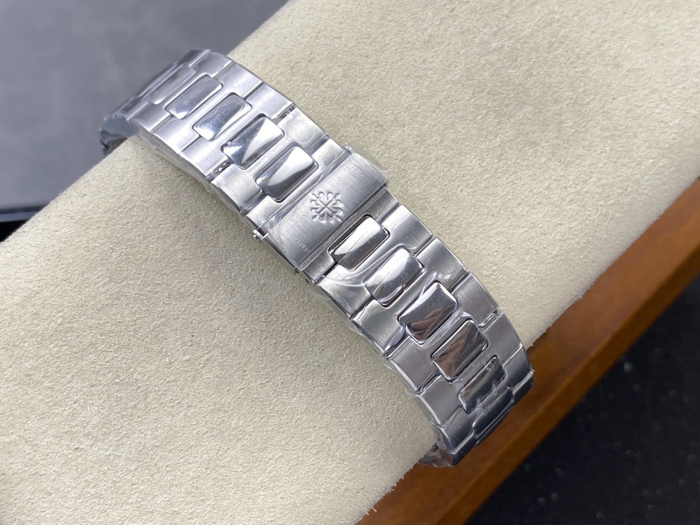Patek Philippe Nautilus 5980 1A-019 Chronograph White Dial Best Replica P1 Factory - 10